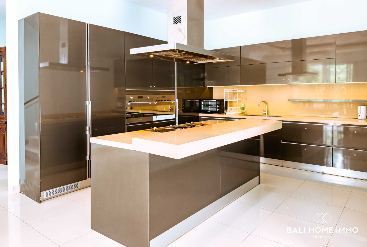 Spacious 6 Bedrooms Villa with Garden for Rent in Uluwatu Ungasan — image 11