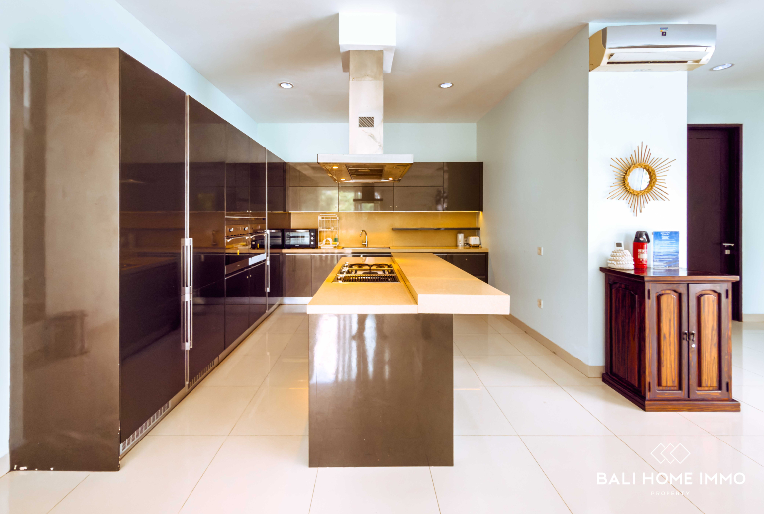 Spacious 6 Bedrooms Villa with Garden for Rent in Uluwatu Ungasan — image 10