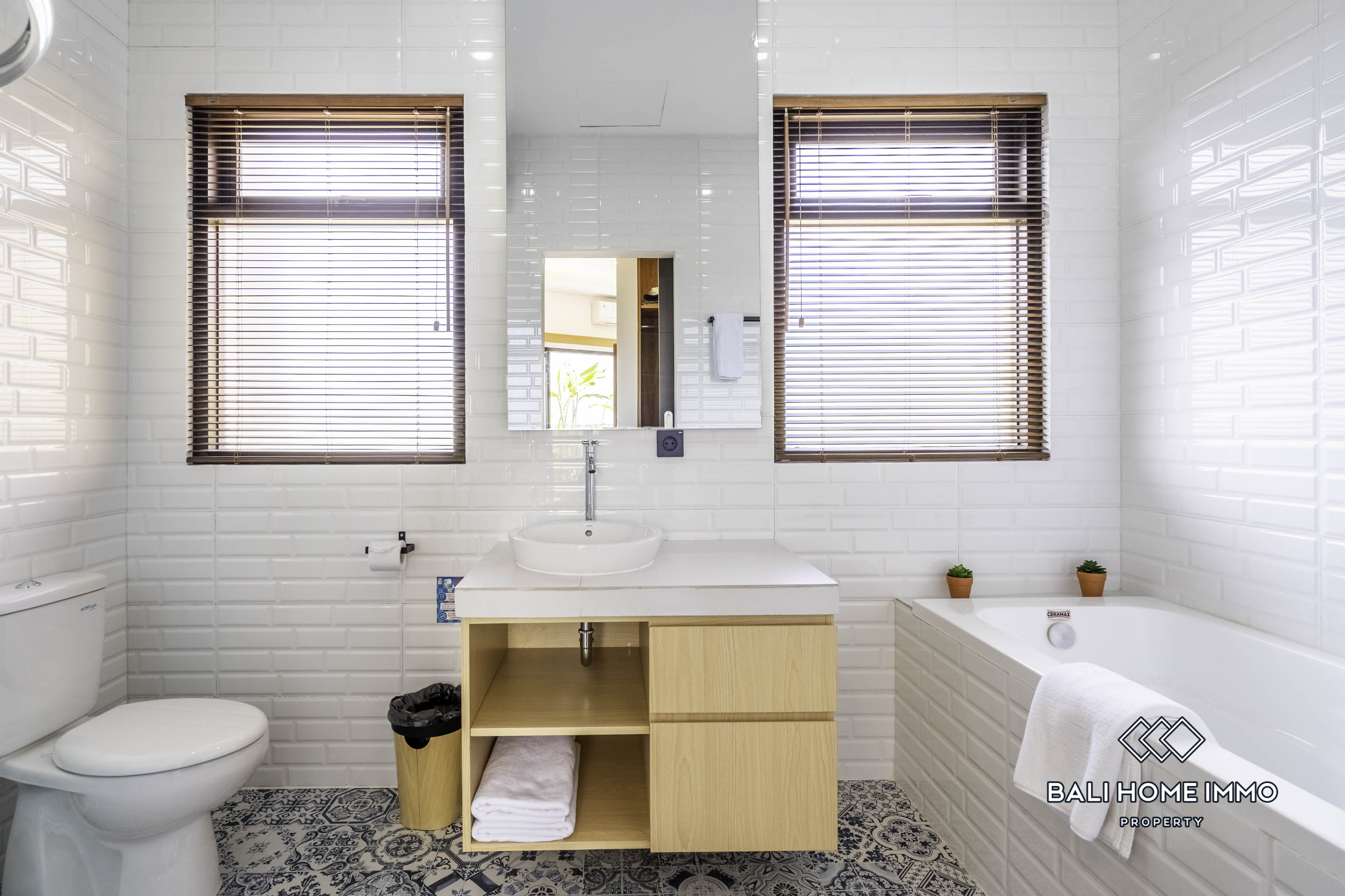 Stunning 2 Bedroom Ocean View Villa for Rent in Nusa Dua — image 19