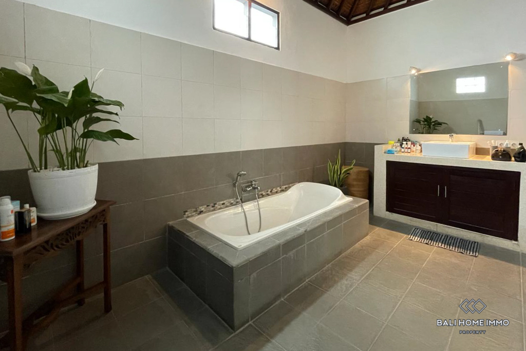 Stunning 3 Bedroom Villa for Monthly Rental in Bali Seminyak — image 15