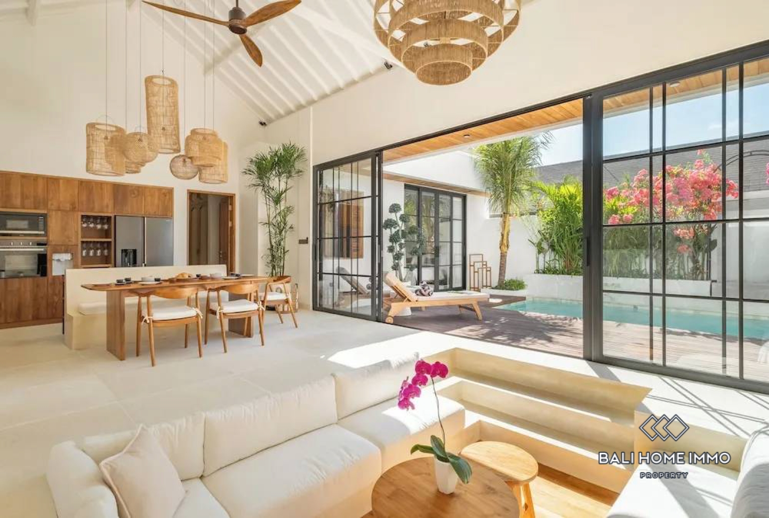 STUNNING 3 BEDROOMS VILLA FOR MONTHLY & YEARLY RENTAL IN ULUWATU — image 3