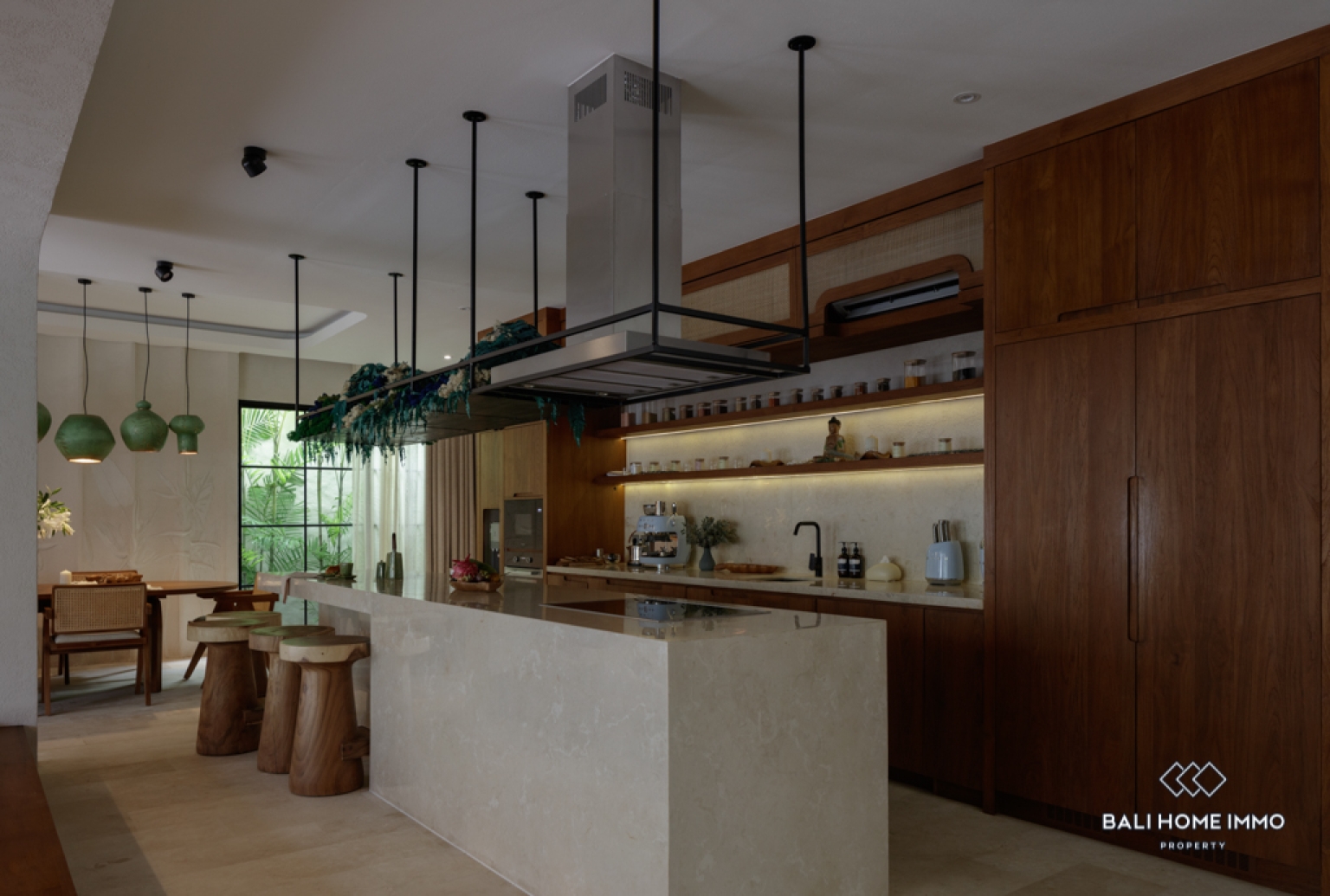 Stunning 4 Bedroom Villa for Monthly and Yearly Rental in Bali Berawa — image 7