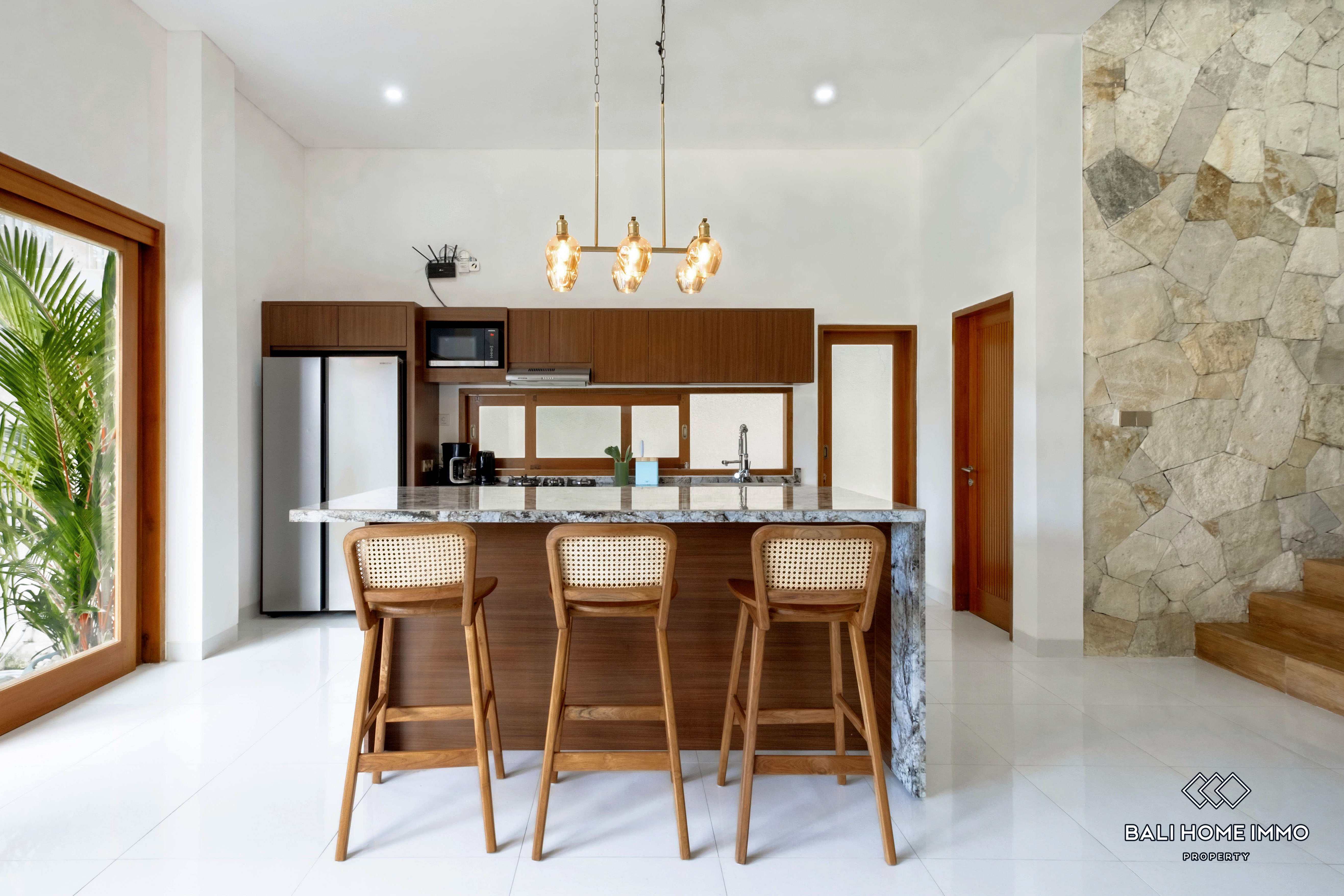 Stunning 6 Bedroom Villa for Rent in Bali Petitenget — image 7