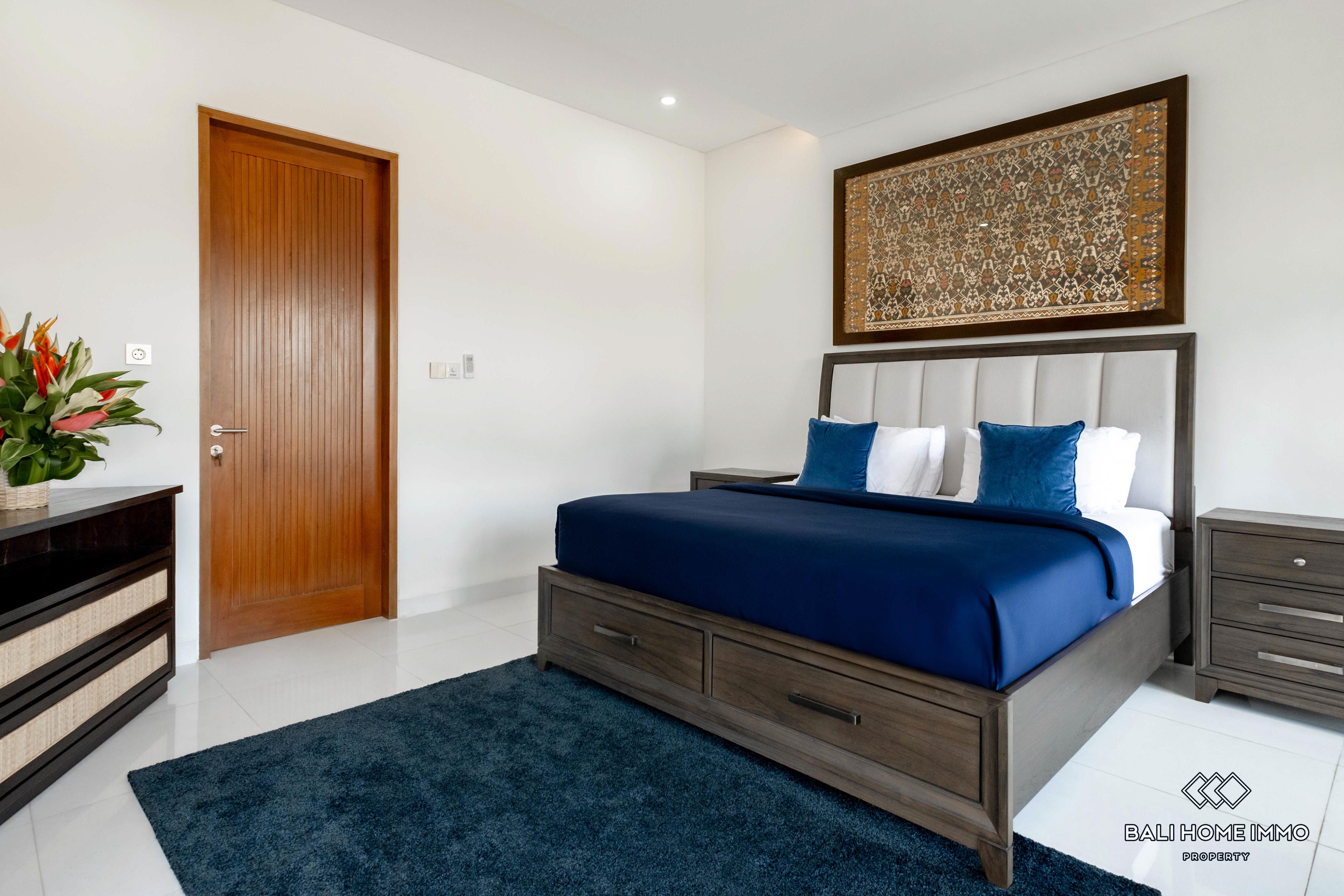 Stunning 6 Bedroom Villa for Rent in Bali Petitenget — image 12
