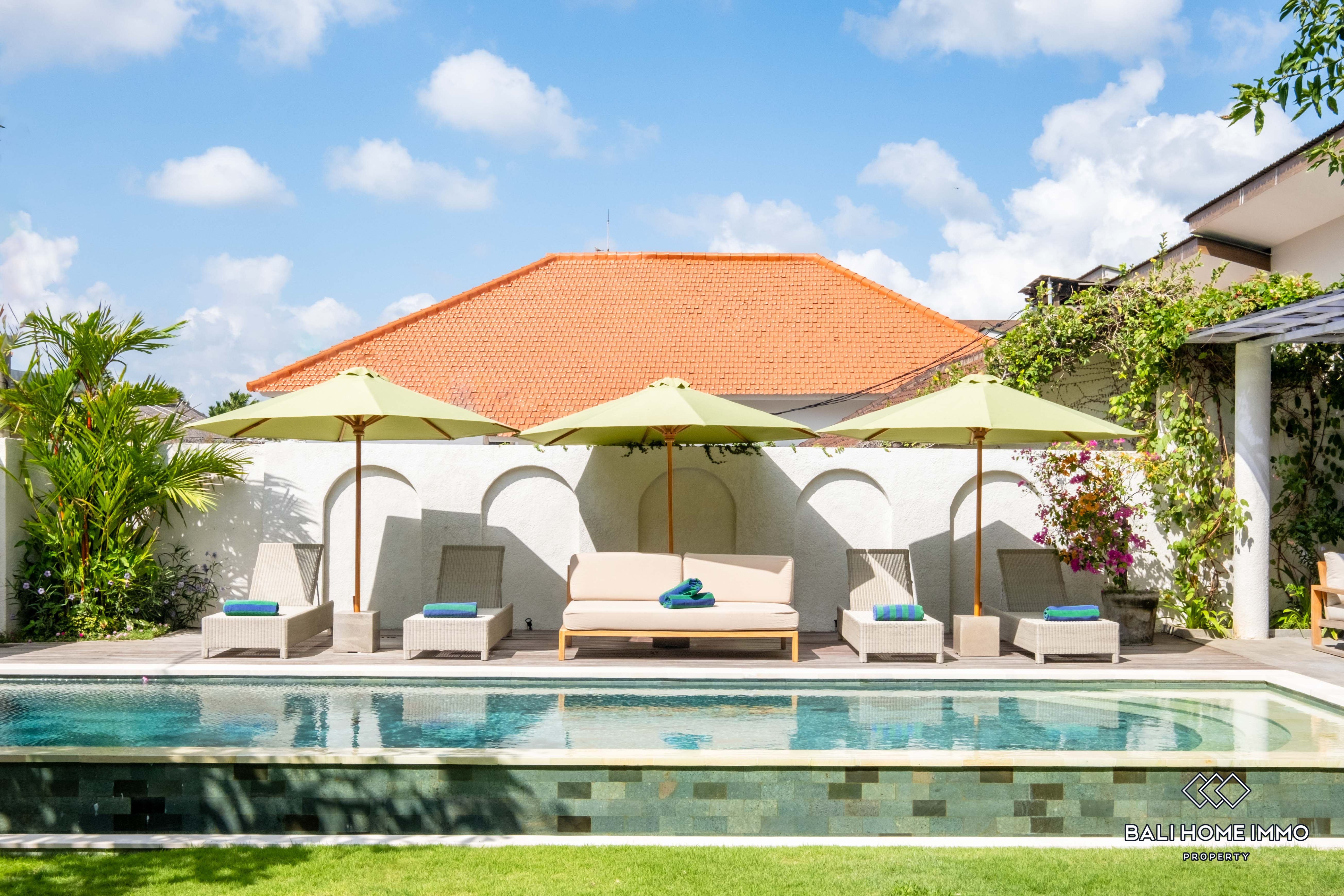 Stunning 6 Bedroom Villa for Rent in Bali Petitenget — image 1