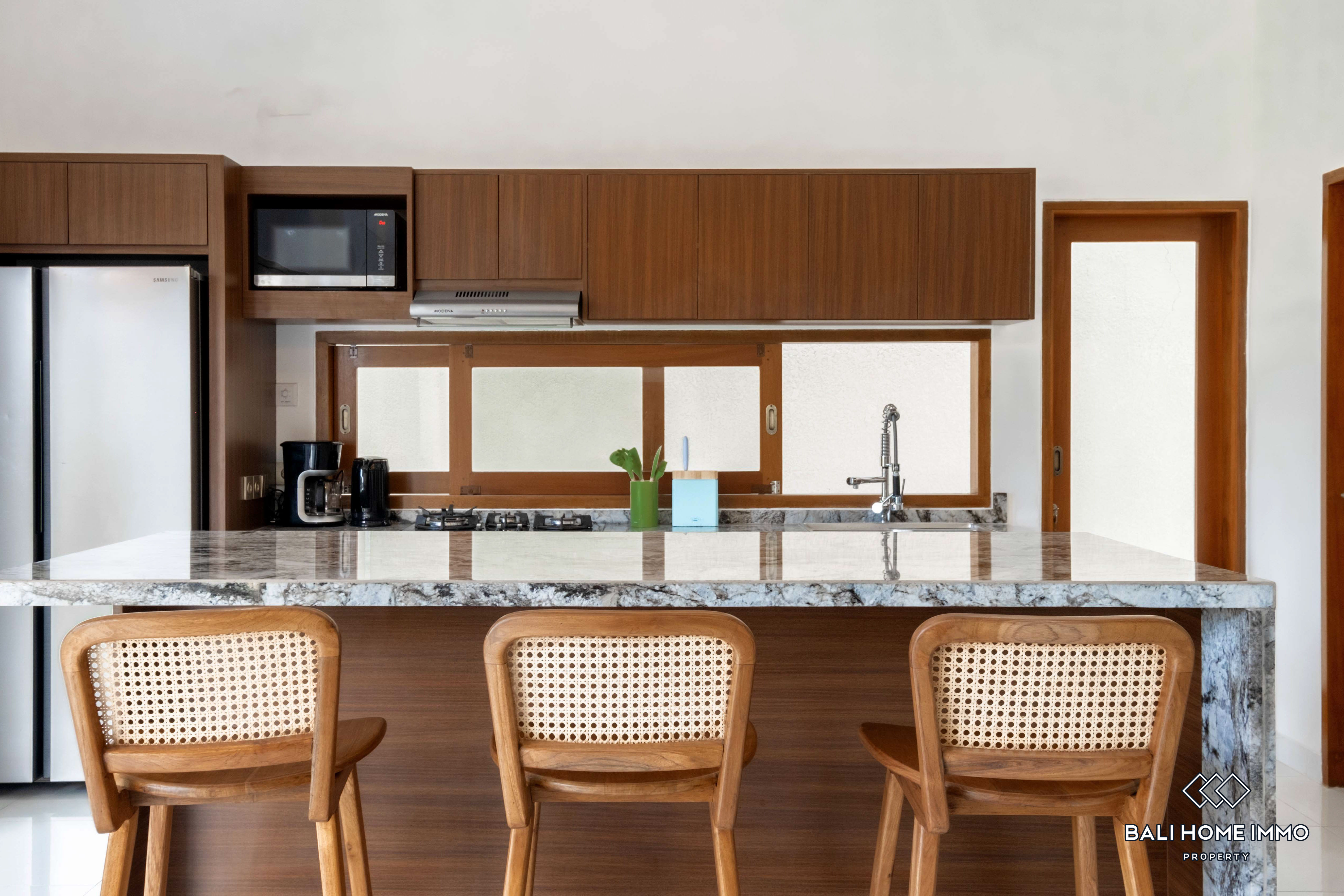 Stunning 6 Bedroom Villa for Rent in Bali Petitenget — image 9