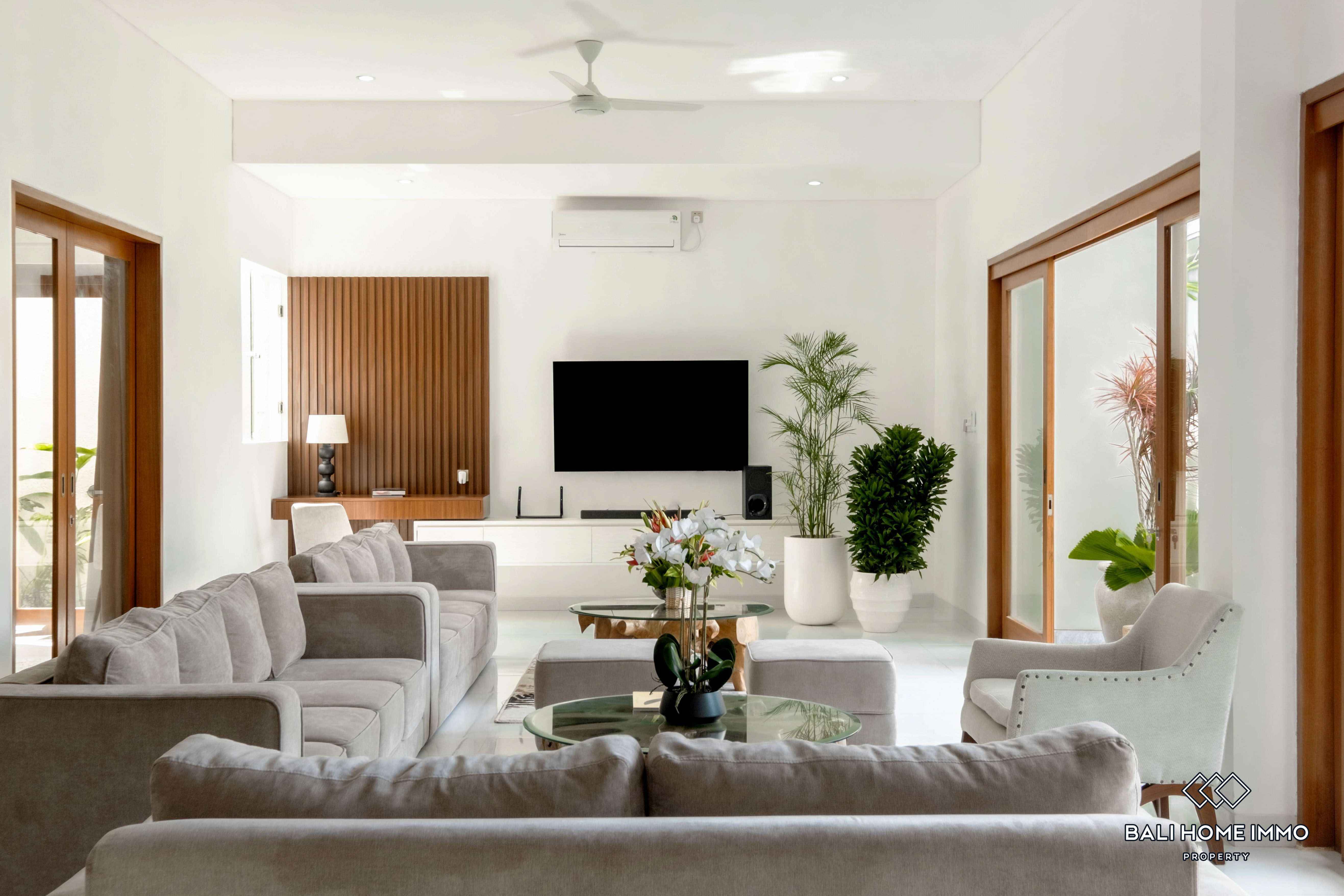 Stunning 6 Bedroom Villa for Rent in Bali Petitenget — image 3
