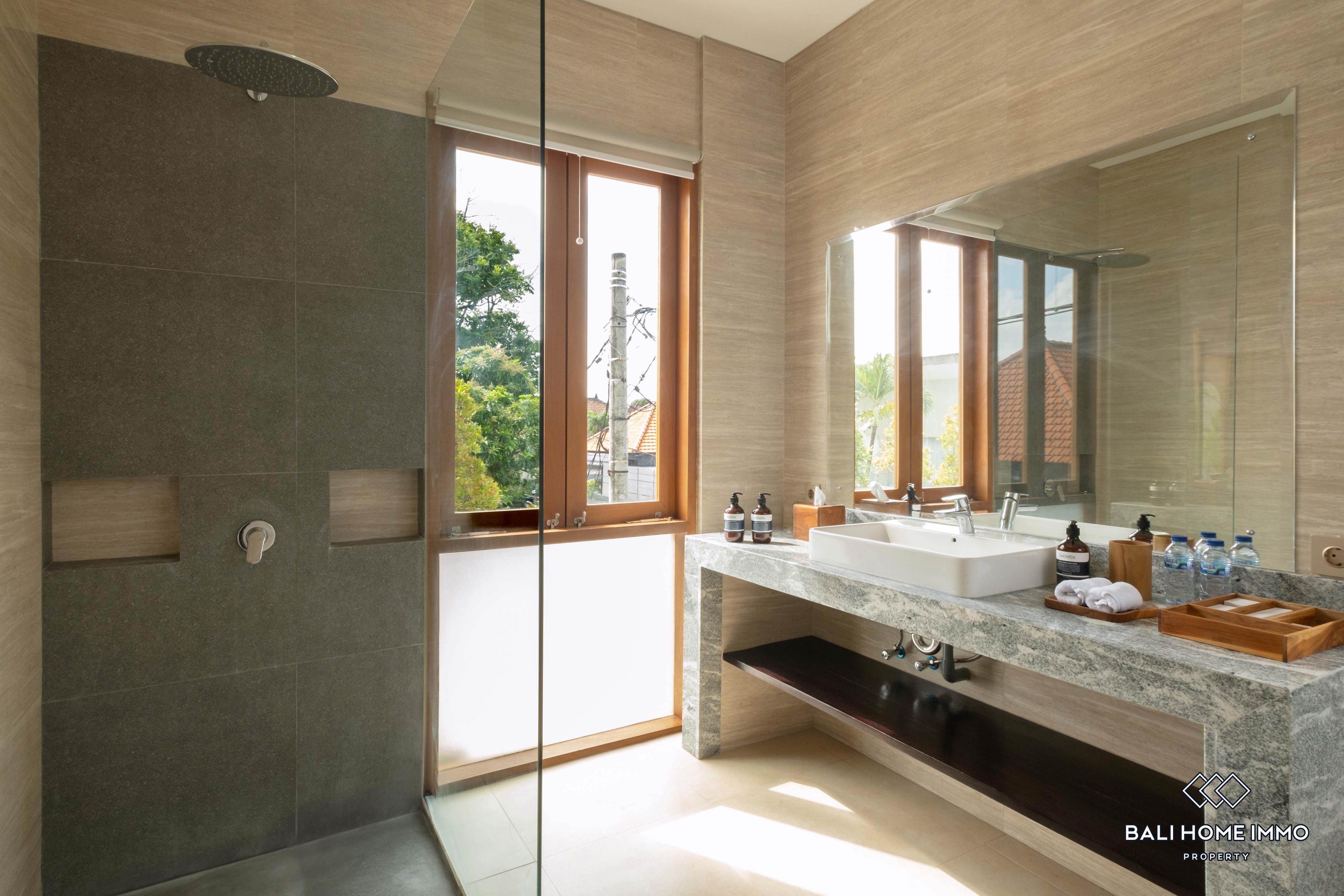 Stunning 6 Bedroom Villa for Rent in Bali Petitenget — image 19