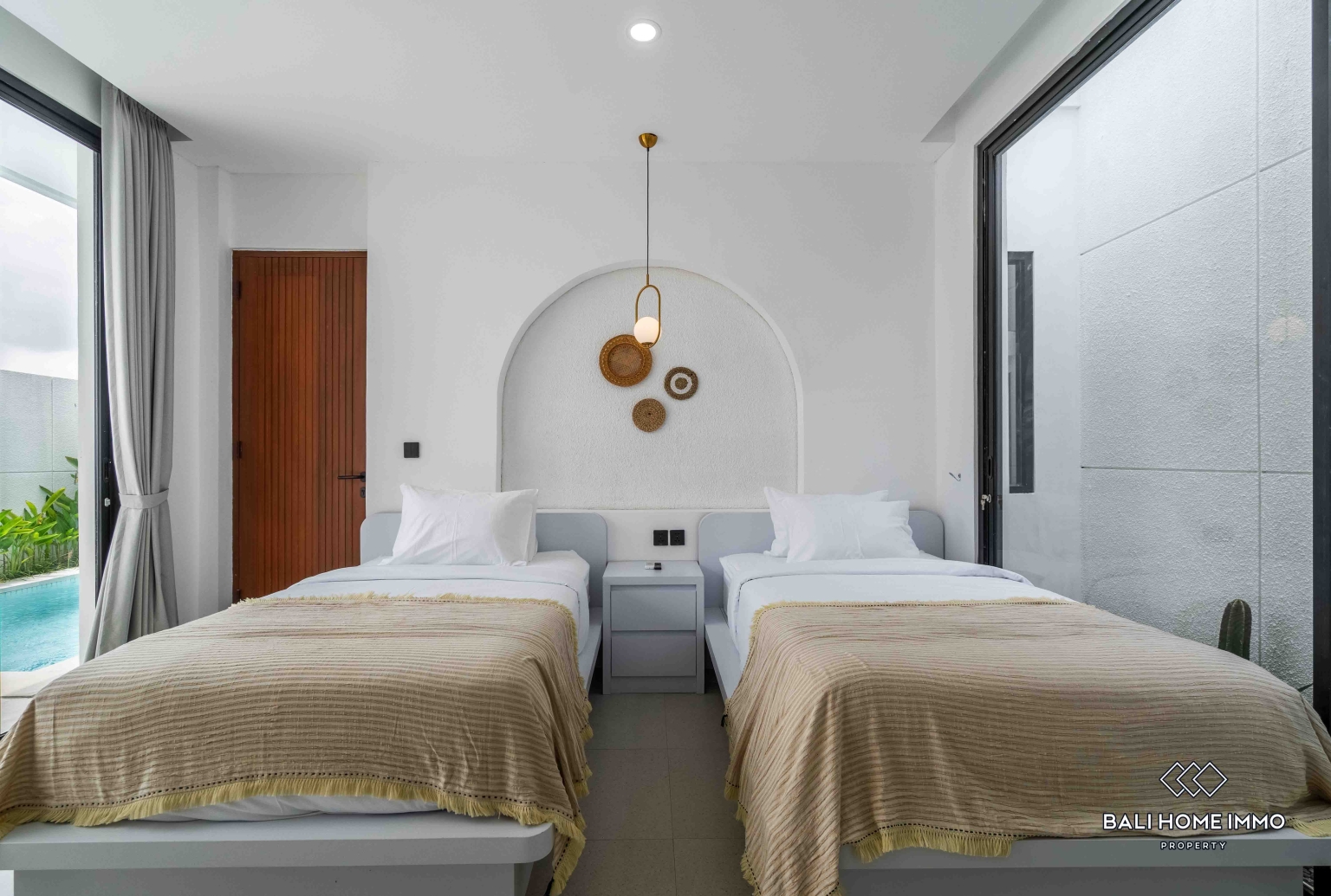 STUNNING WITH OCEAN VIEW 3 BEDROOMS VILLA FOR MONTHLY RENTAL IN BALI - UNGASAN — image 15