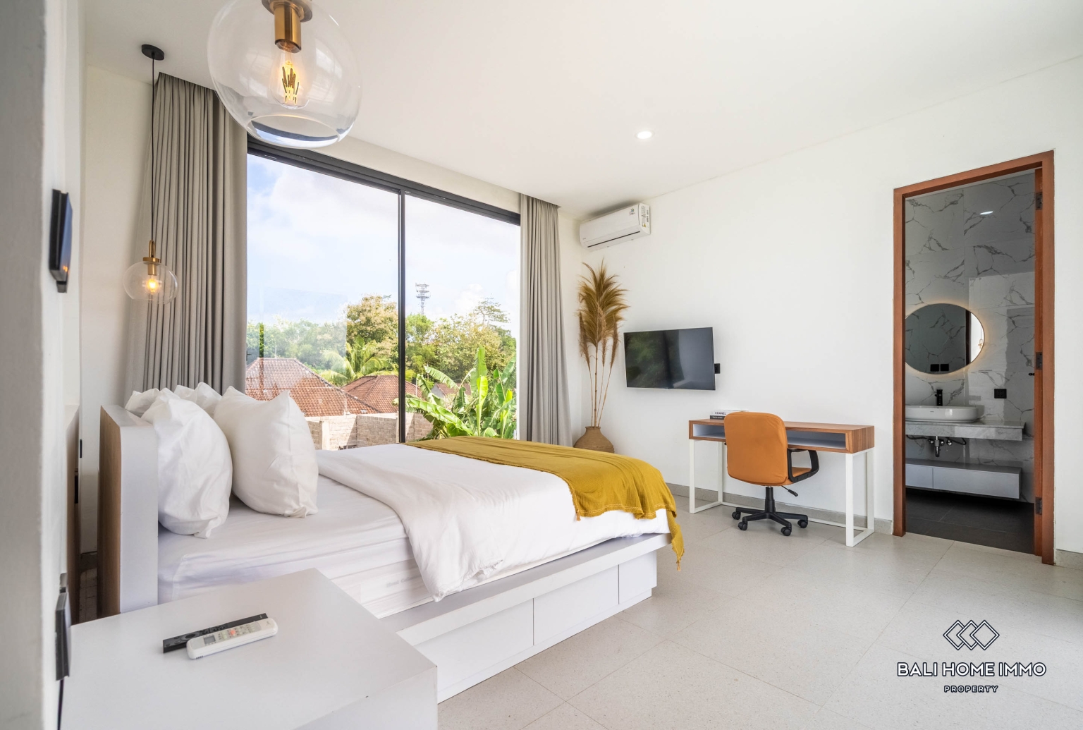 STUNNING WITH OCEAN VIEW 3 BEDROOMS VILLA FOR MONTHLY RENTAL IN BALI - UNGASAN — image 11