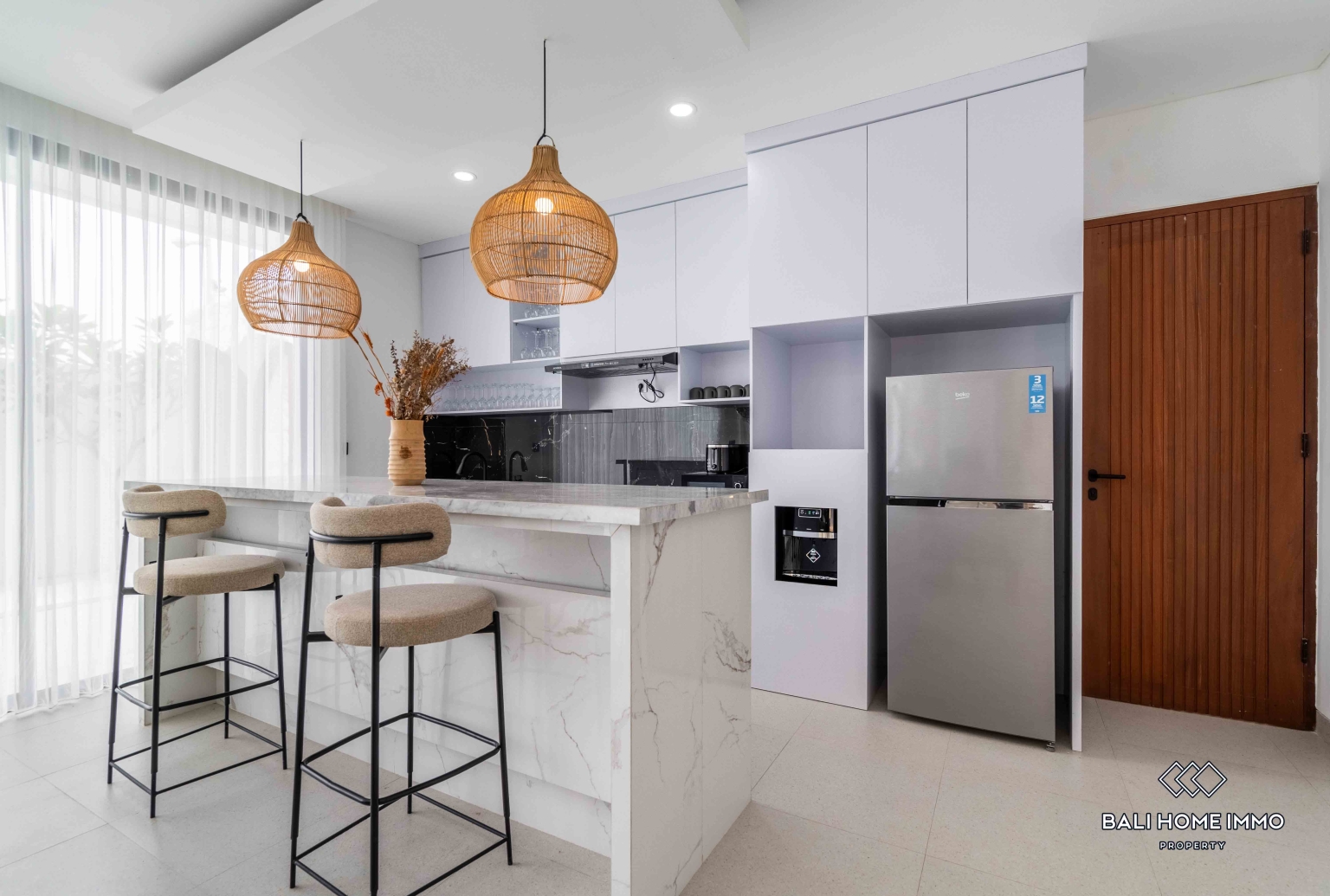 STUNNING WITH OCEAN VIEW 3 BEDROOMS VILLA FOR MONTHLY RENTAL IN BALI - UNGASAN — image 7