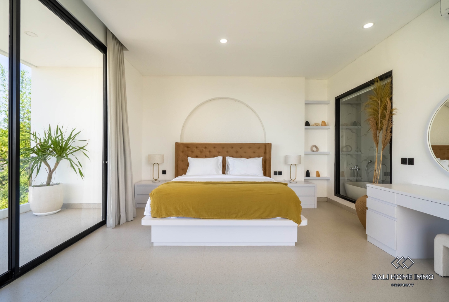 STUNNING WITH OCEAN VIEW 3 BEDROOMS VILLA FOR MONTHLY RENTAL IN BALI - UNGASAN — image 12