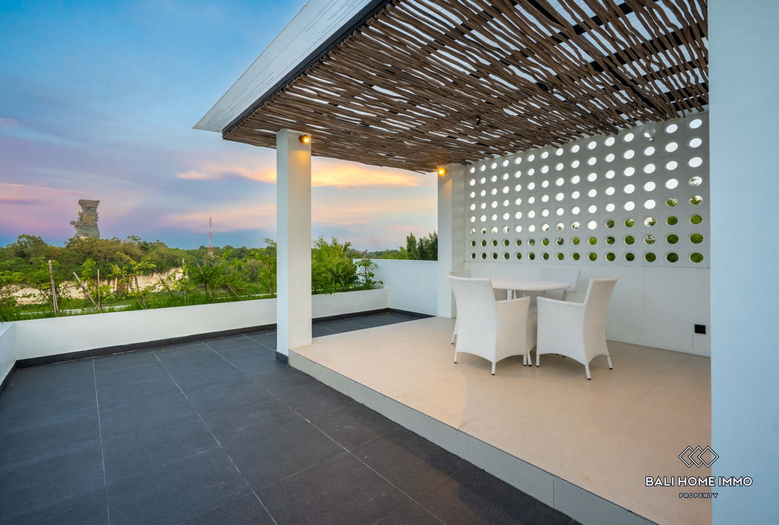 STUNNING WITH OCEAN VIEW 3 BEDROOMS VILLA FOR MONTHLY RENTAL IN BALI - UNGASAN — image 3