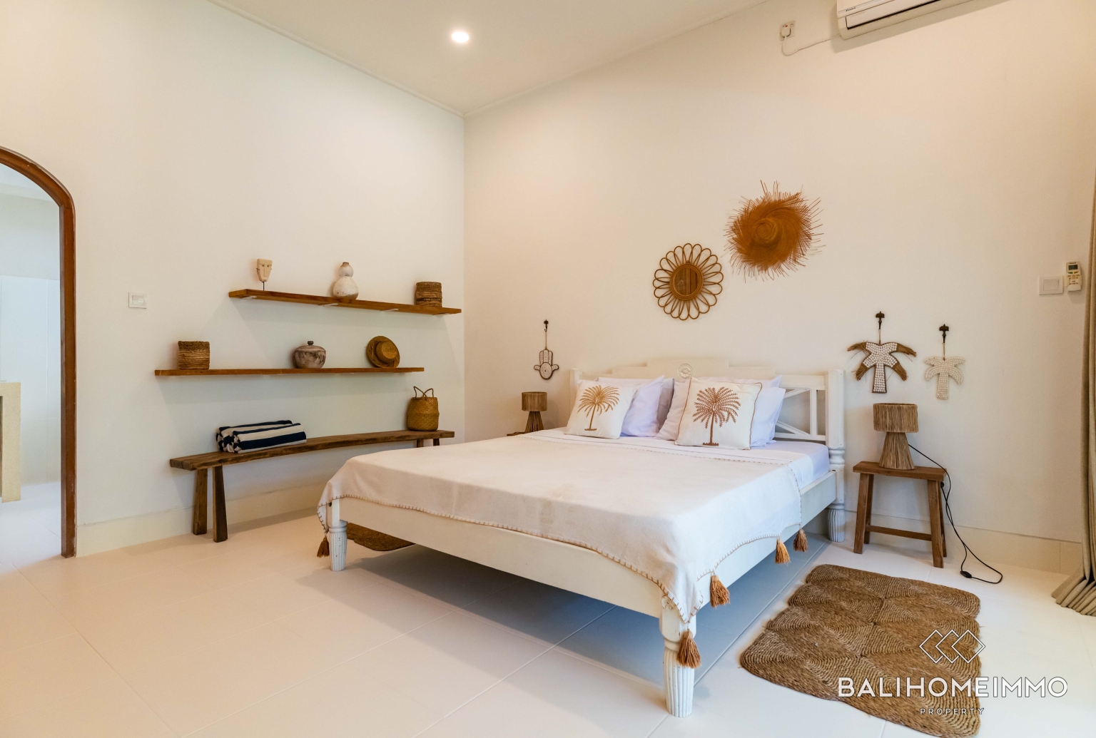 Tropical 2 bedroom villa for yearly and Monthly rental in Berawa Canggu — image 10