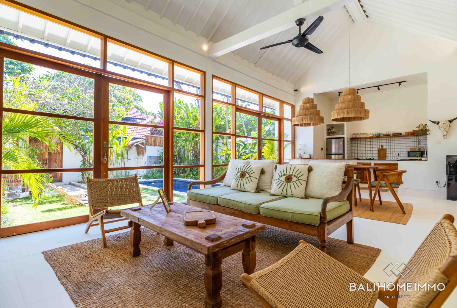Tropical 2 bedroom villa for yearly and Monthly rental in Berawa Canggu — image 2