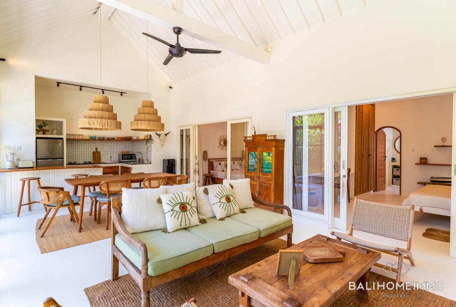 Tropical 2 bedroom villa for yearly and Monthly rental in Berawa Canggu — image 3