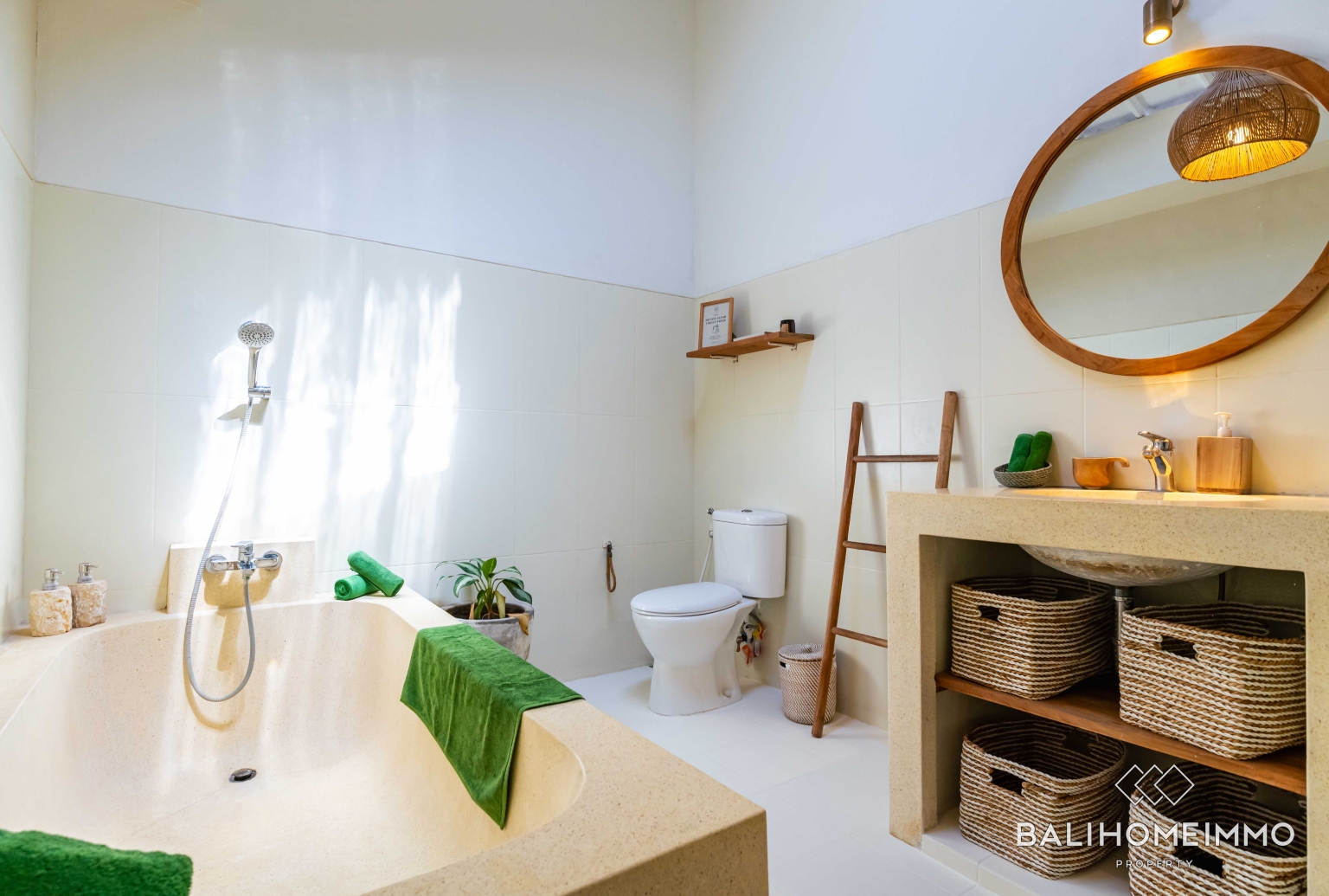 Tropical 2 bedroom villa for yearly and Monthly rental in Berawa Canggu — image 17