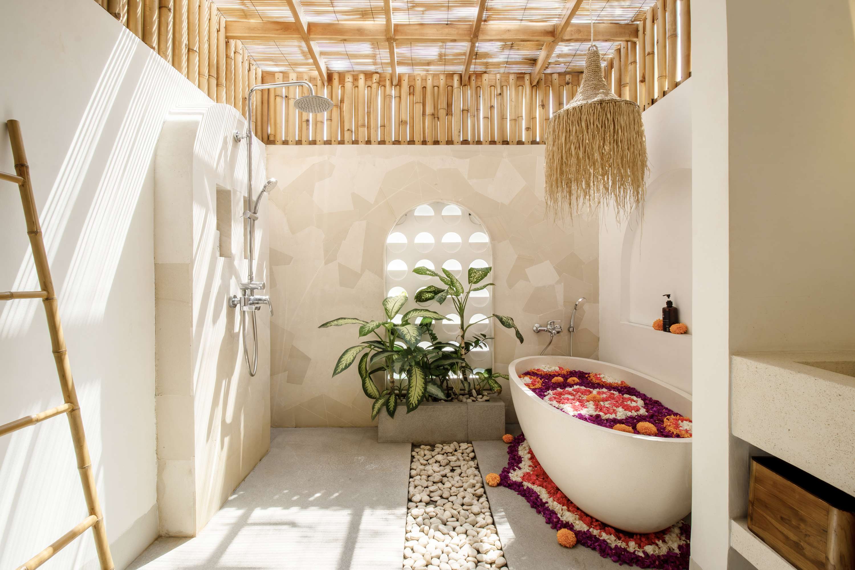 Villa Santaya in Seminyak — image 2