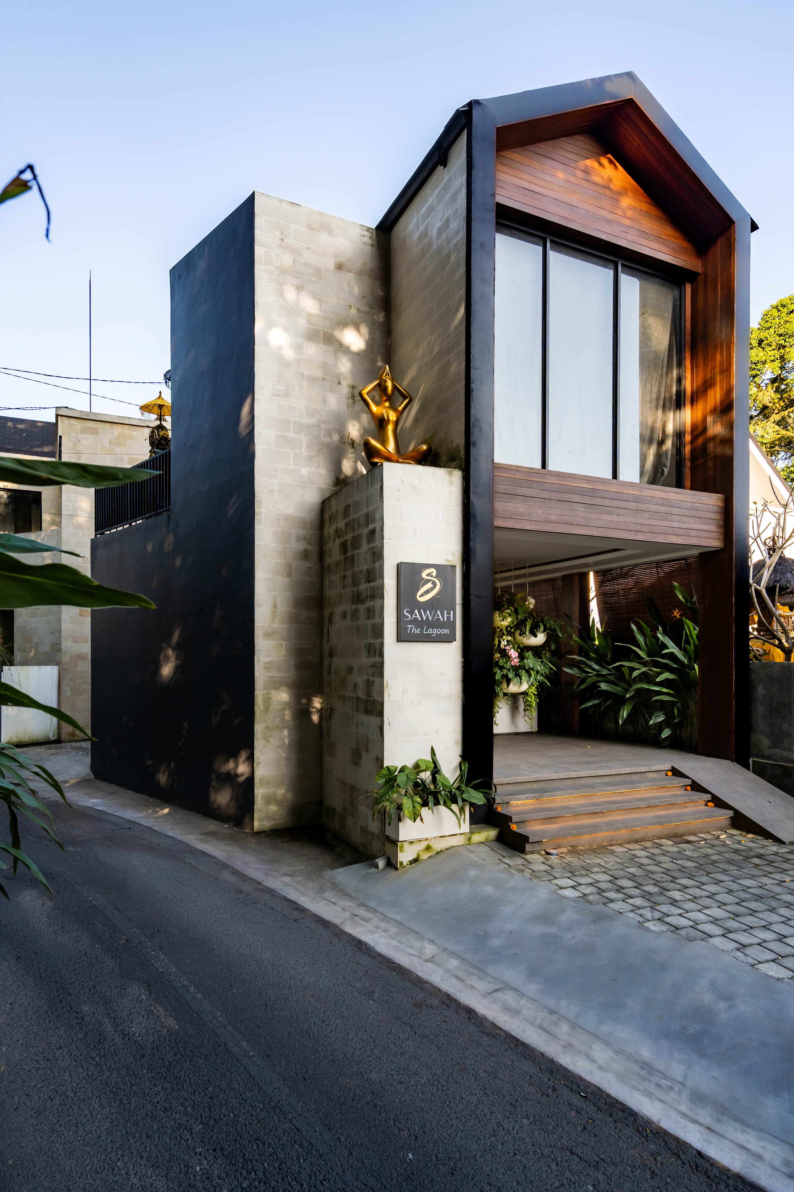 Aurea Lagoon Villa in Ubud — image 17